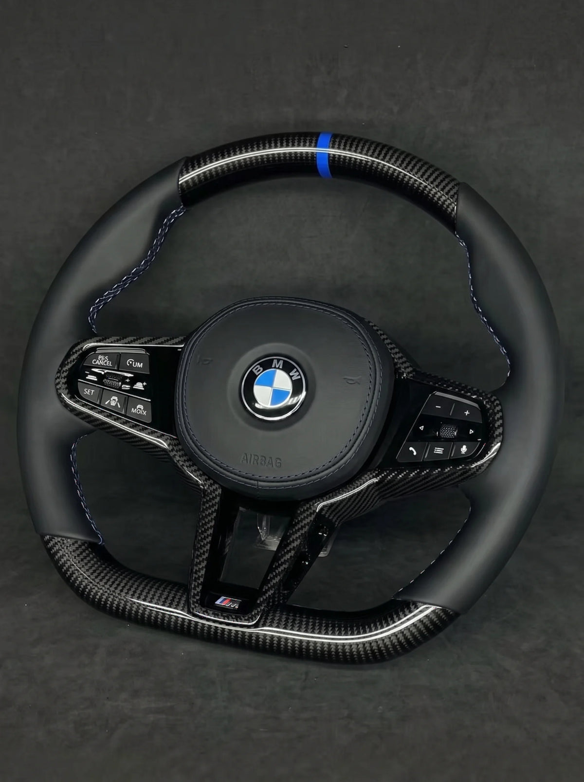 عجلة قيادة مخصصة لسيارة BMW