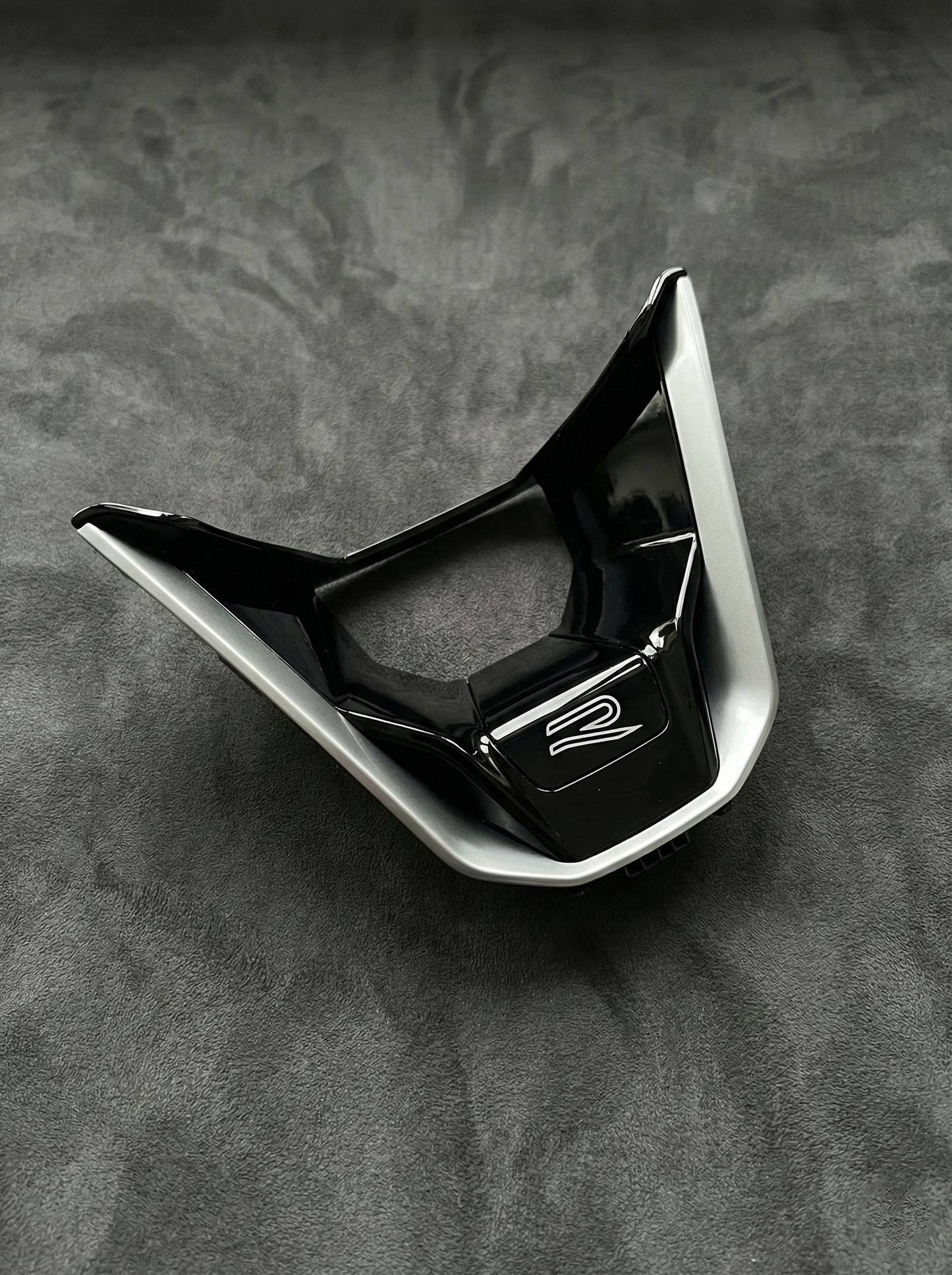 OEM MK8 ZIERLEISTE R SILBER